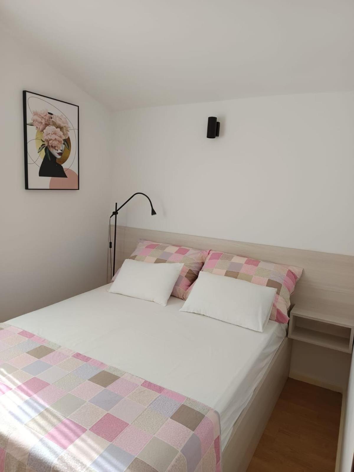 Apartman Marin Razanj Bagian luar foto